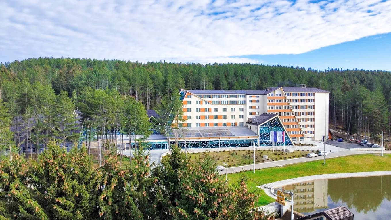Hotel Borovi